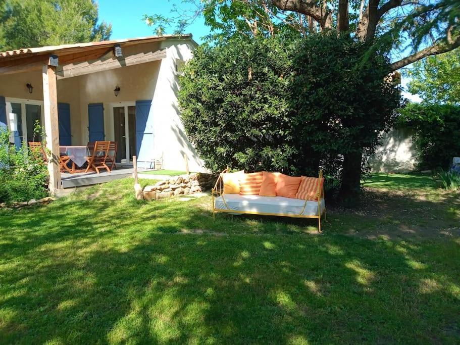 Avec Piscine Dans Un Avre De Verdure Сasa de vacaciones