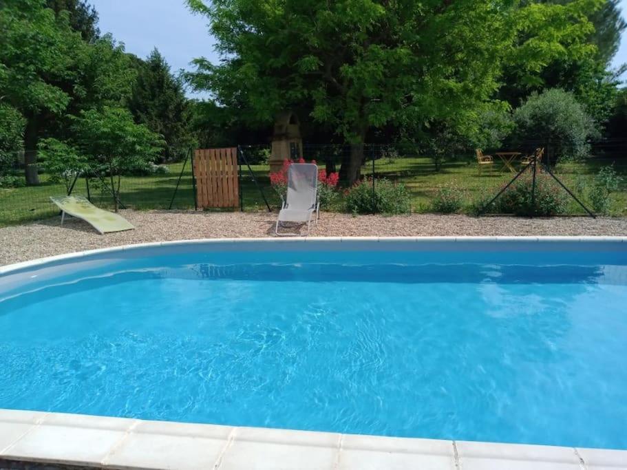 Avec Piscine Dans Un Avre De Verdure Сasa de vacaciones Caderousse